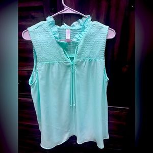 Cute detailed summer top!
